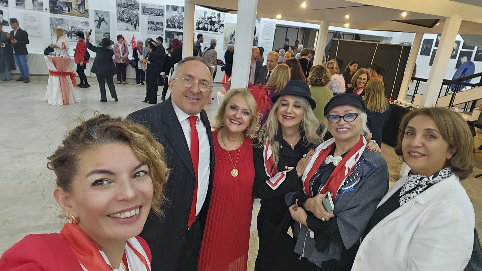 Cumhuriyet Balosu — Şapka Devriminin 100. Yılı — Fotoğraf 36